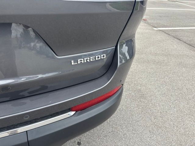 2022 Jeep Grand Cherokee L Laredo 4x4
