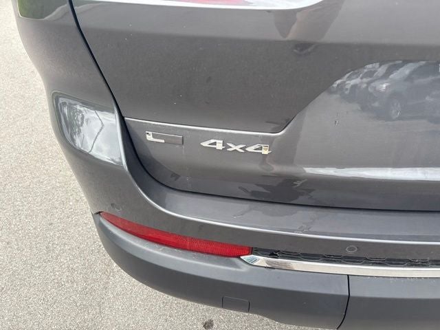 2022 Jeep Grand Cherokee L Laredo 4x4