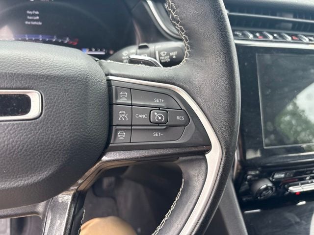 2022 Jeep Grand Cherokee L Laredo 4x4