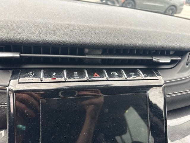 2022 Jeep Grand Cherokee L Laredo 4x4