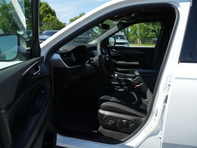 2026 Jeep Grand Cherokee GRAND CHEROKEE L LAREDO X 4X4
