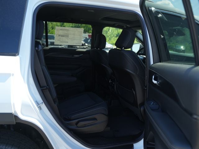 2026 Jeep Grand Cherokee GRAND CHEROKEE L LAREDO X 4X4
