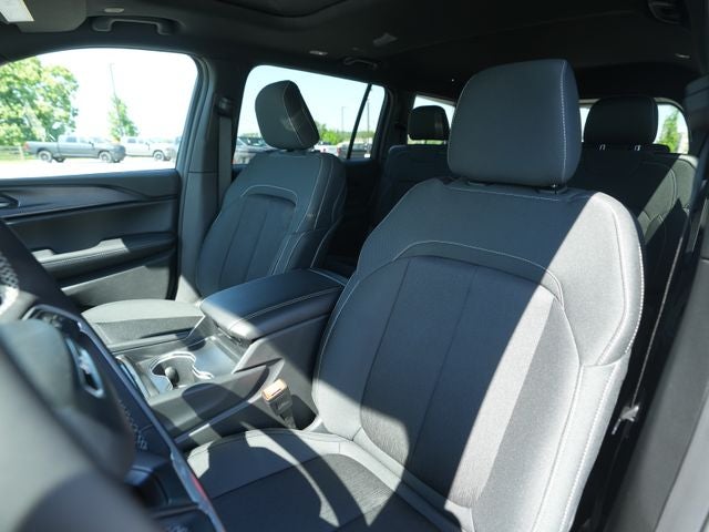 2026 Jeep Grand Cherokee GRAND CHEROKEE L LAREDO X 4X4