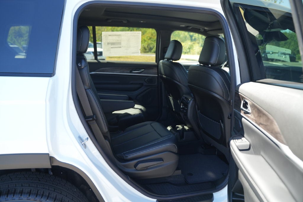 2027 Jeep Grand Cherokee Limited