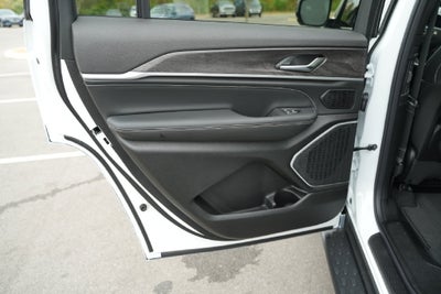 2027 Jeep Grand Cherokee Limited Reserve