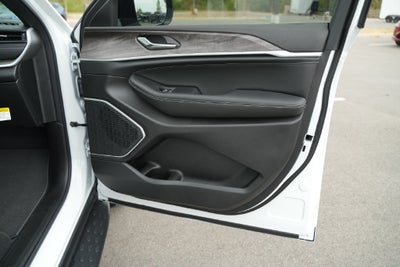 2027 Jeep Grand Cherokee Limited Reserve
