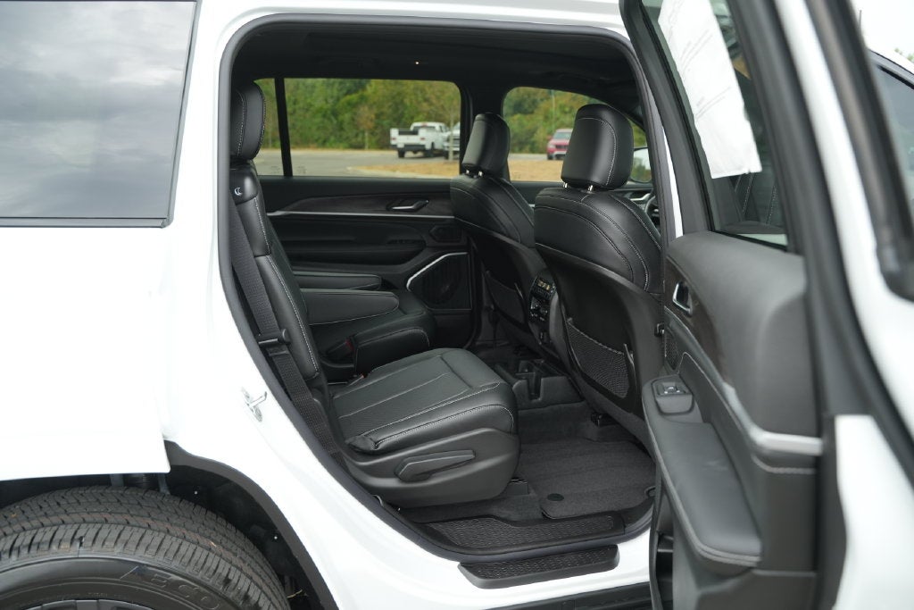 2027 Jeep Grand Cherokee Limited Reserve
