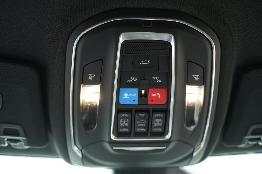 2027 Jeep Grand Cherokee Limited Reserve