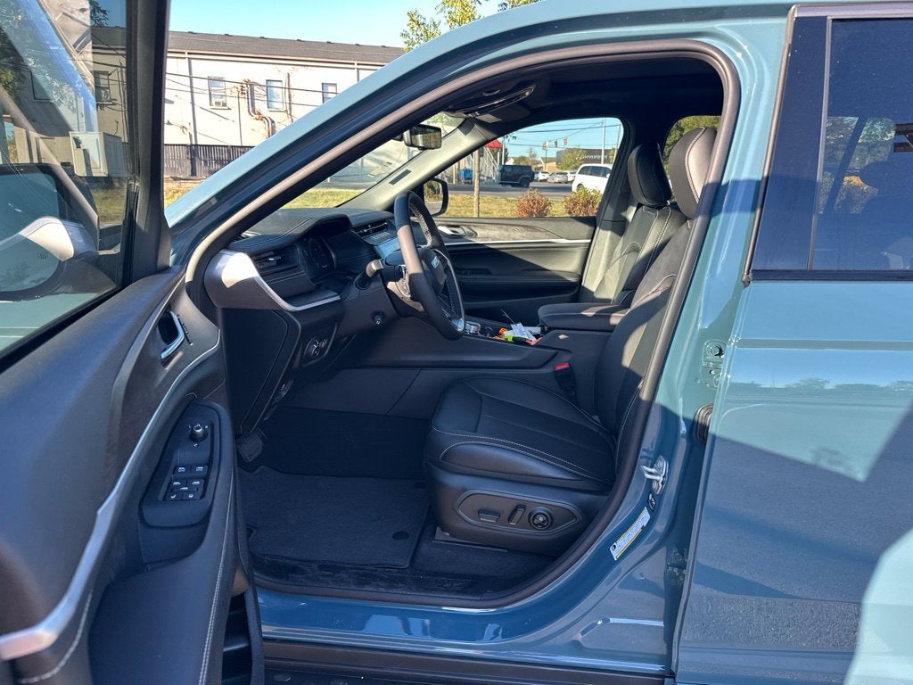 2027 Jeep Grand Cherokee Limited Reserve