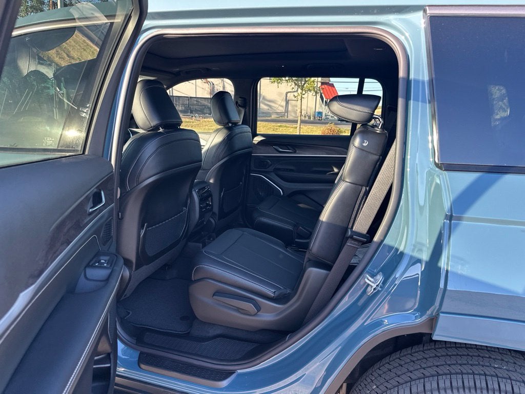 2027 Jeep Grand Cherokee Limited Reserve