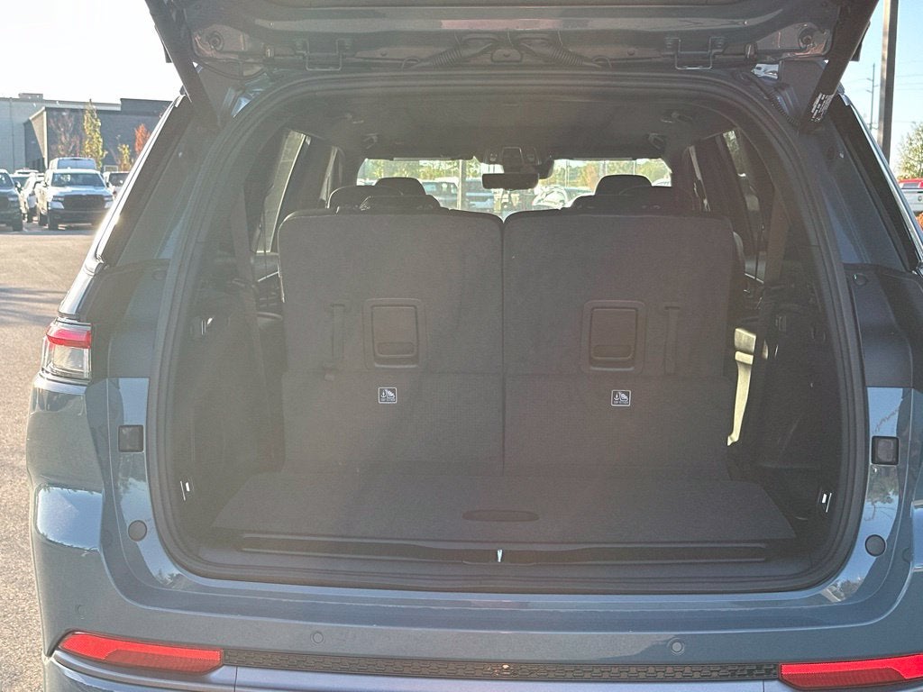2027 Jeep Grand Cherokee Limited Reserve