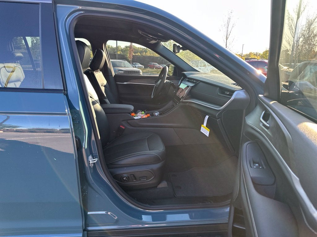 2027 Jeep Grand Cherokee Limited Reserve