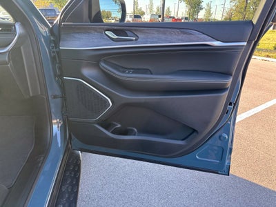 2027 Jeep Grand Cherokee Limited Reserve