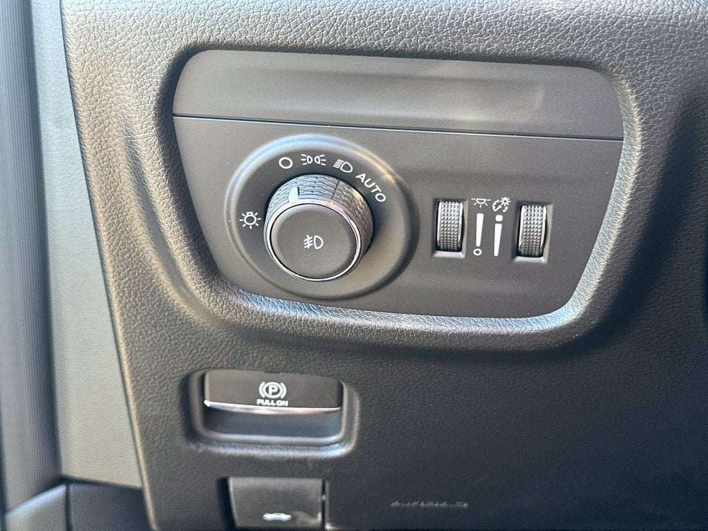 2027 Jeep Grand Cherokee Limited Reserve