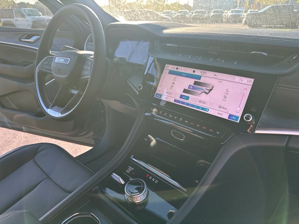 2027 Jeep Grand Cherokee Limited Reserve