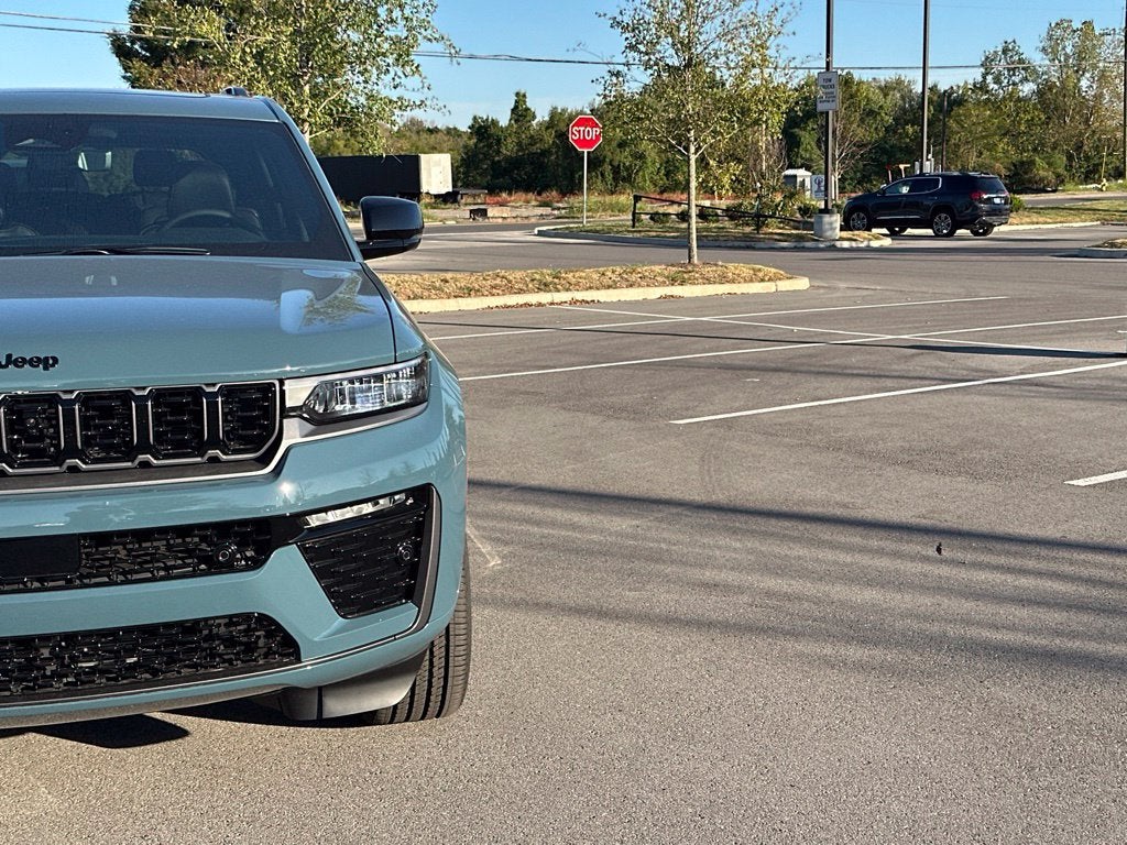 2027 Jeep Grand Cherokee Limited Reserve