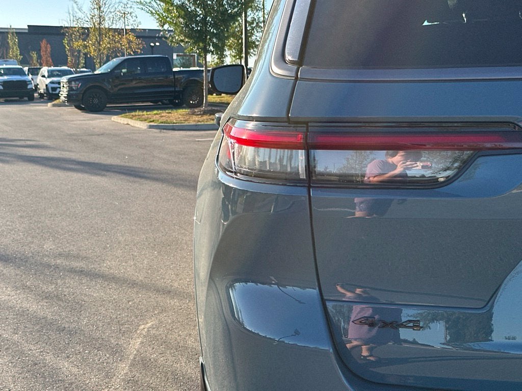 2027 Jeep Grand Cherokee Limited Reserve