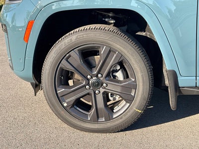 2027 Jeep Grand Cherokee Limited Reserve