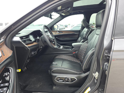 2023 Jeep Grand Cherokee L Summit 4x4