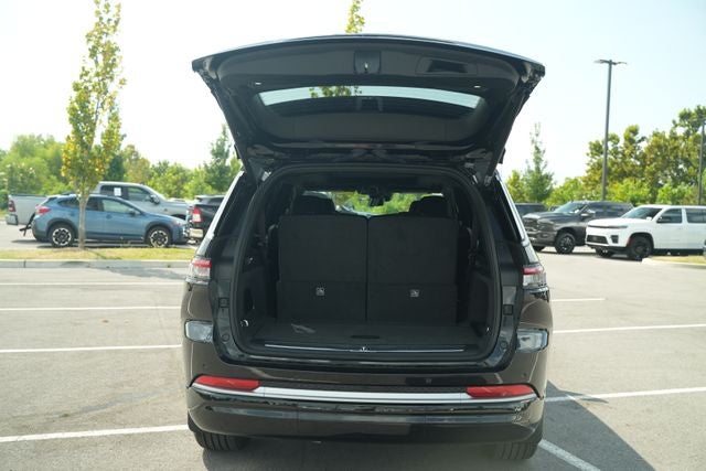 2026 Jeep Grand Cherokee Summit