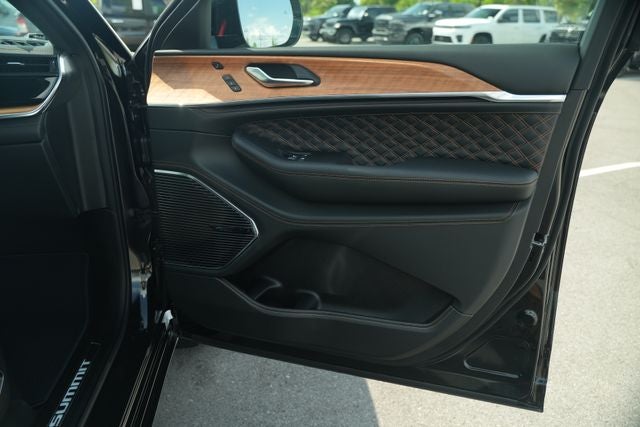 2026 Jeep Grand Cherokee Summit