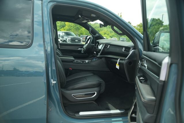 2026 Jeep Grand Wagoneer L Summit Obsidian