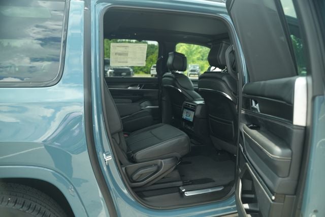 2026 Jeep Grand Wagoneer L Summit Obsidian