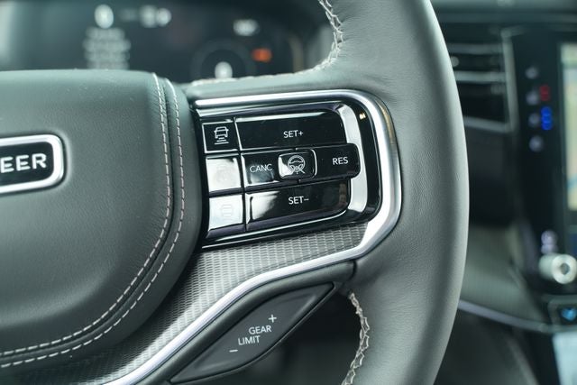 2026 Jeep Grand Wagoneer L Summit Obsidian