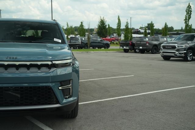 2026 Jeep Grand Wagoneer L Summit Obsidian