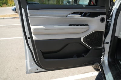 2026 Jeep Grand Wagoneer Base