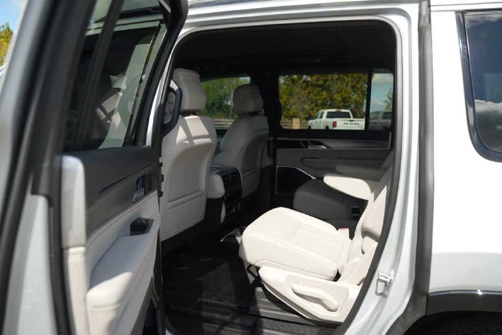 2026 Jeep Grand Wagoneer Base