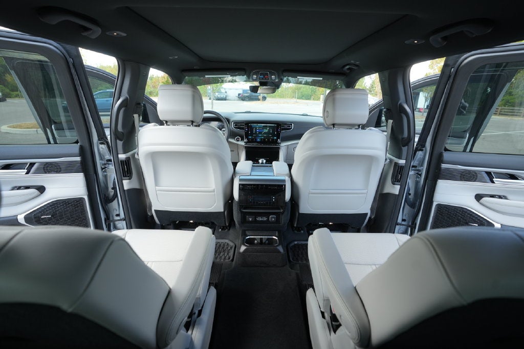 2026 Jeep Grand Wagoneer Base