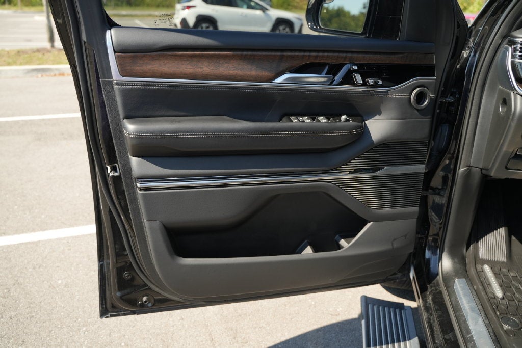 2022 Jeep Grand Wagoneer Series II