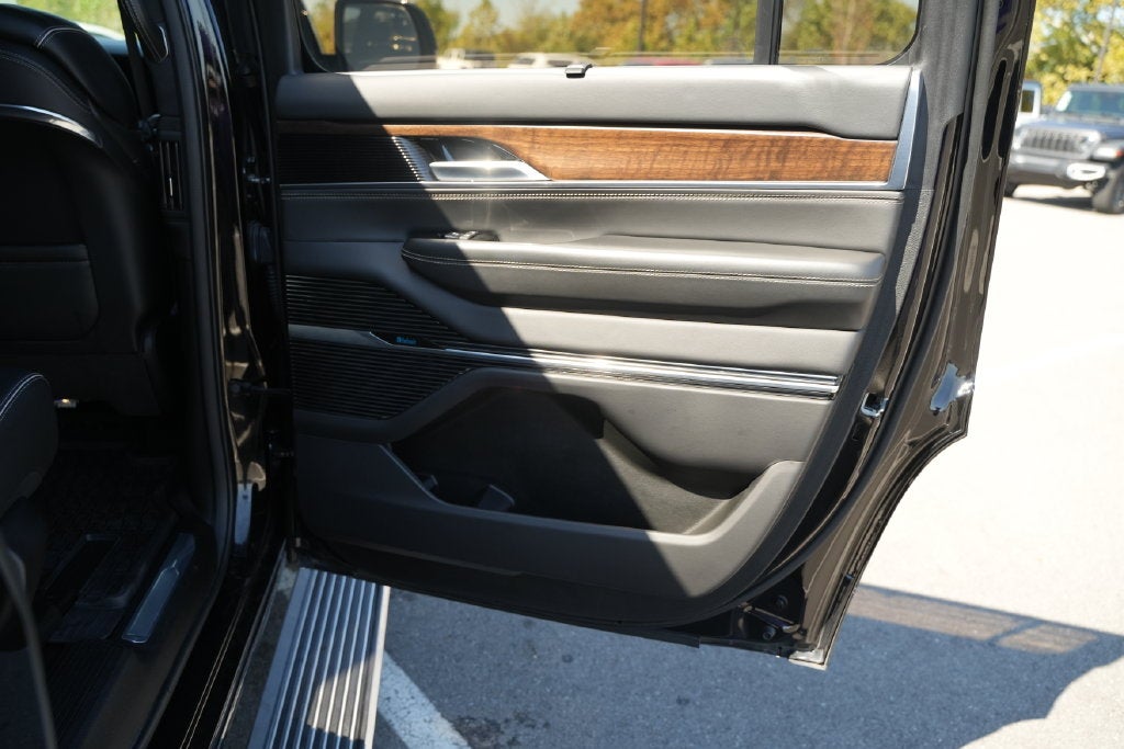 2022 Jeep Grand Wagoneer Series II