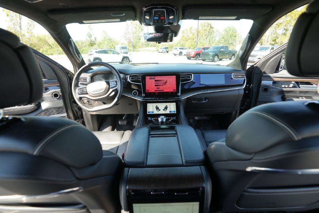 2022 Jeep Grand Wagoneer Series II