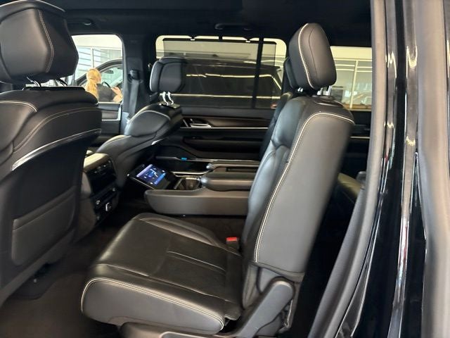 2023 Jeep Grand Wagoneer Series II