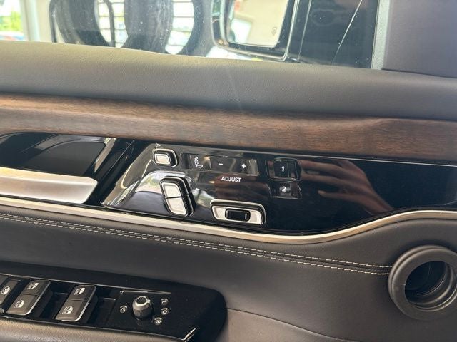 2023 Jeep Grand Wagoneer Series II