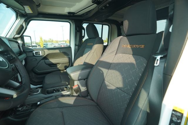 2025 Jeep Gladiator GLADIATOR MOJAVE 4X4