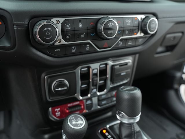 2025 Jeep Gladiator Mojave X