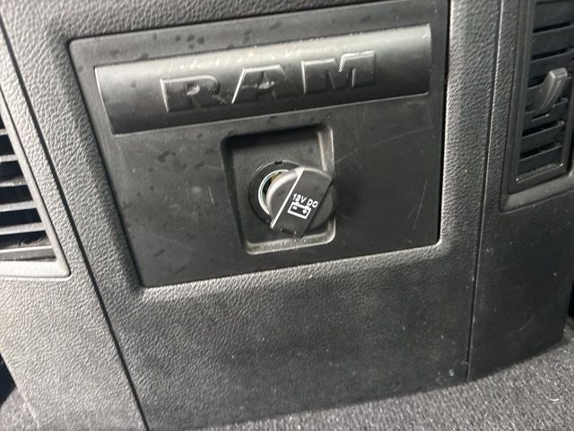 2023 RAM 1500 Classic SLT Crew Cab 4x2 5'7' Box