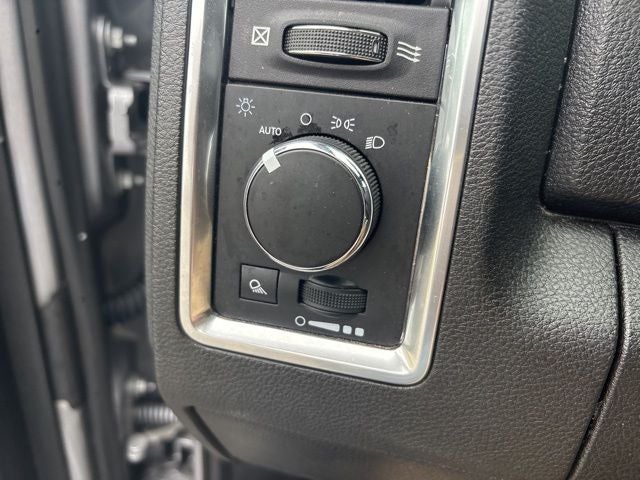 2023 RAM 1500 Classic SLT Crew Cab 4x2 5'7' Box