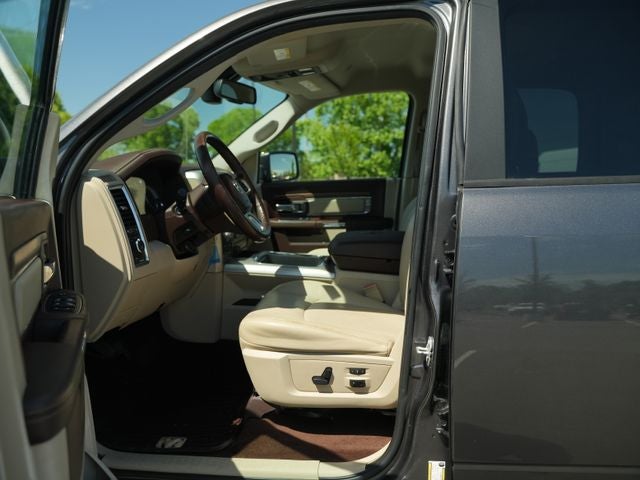 2017 RAM 1500 Laramie Crew Cab 4x4 5'7' Box