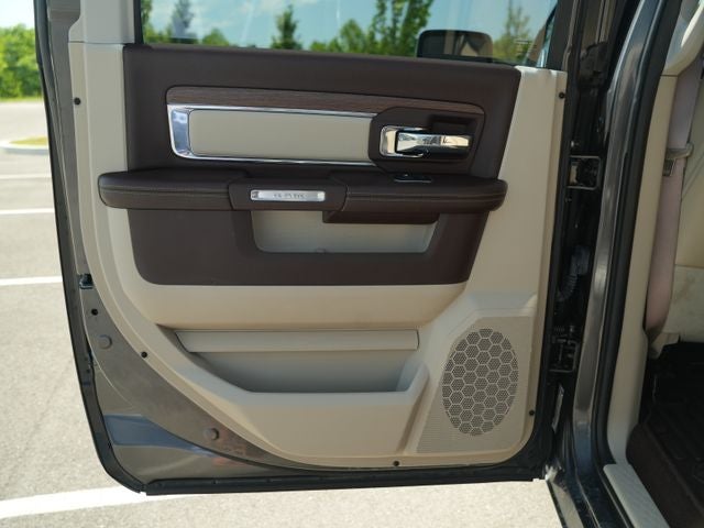 2017 RAM 1500 Laramie Crew Cab 4x4 5'7' Box
