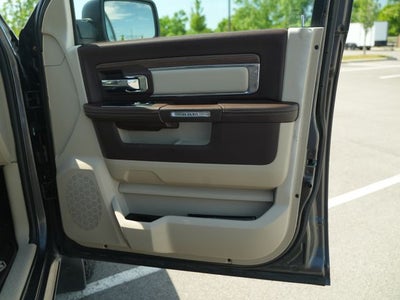 2017 RAM 1500 Laramie Crew Cab 4x4 5'7' Box