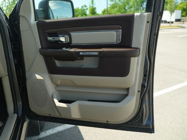 2017 RAM 1500 Laramie Crew Cab 4x4 5'7' Box