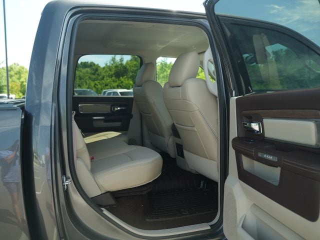 2017 RAM 1500 Laramie Crew Cab 4x4 5'7' Box
