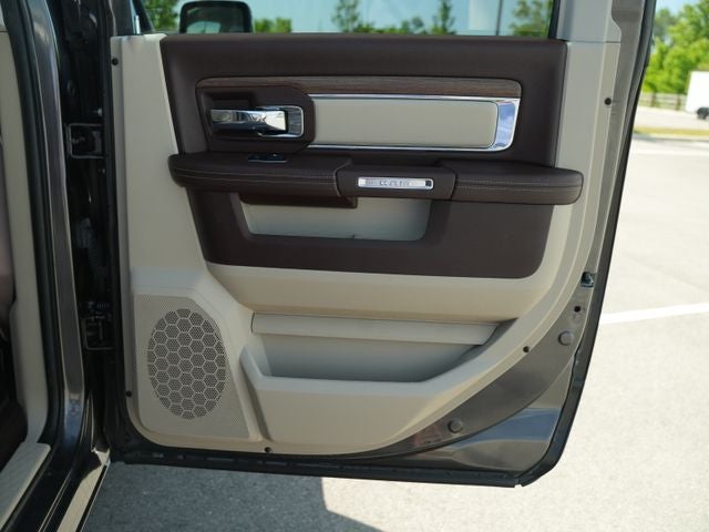 2017 RAM 1500 Laramie Crew Cab 4x4 5'7' Box