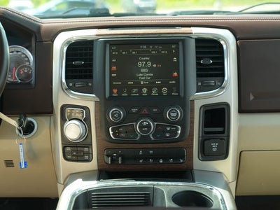 2017 RAM 1500 Laramie Crew Cab 4x4 5'7' Box