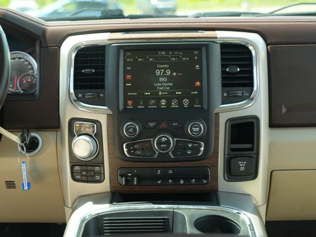 2017 RAM 1500 Laramie Crew Cab 4x4 5'7' Box