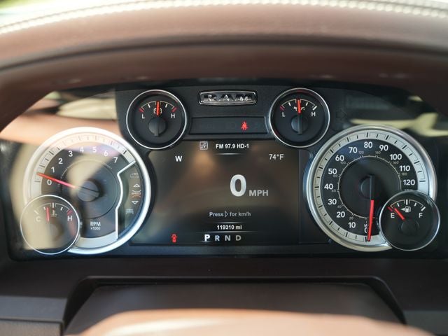 2017 RAM 1500 Laramie Crew Cab 4x4 5'7' Box